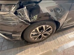 Mobil Baim Wong Tabrak Tembok Parkiran, Anaknya Kenzo Menjerit