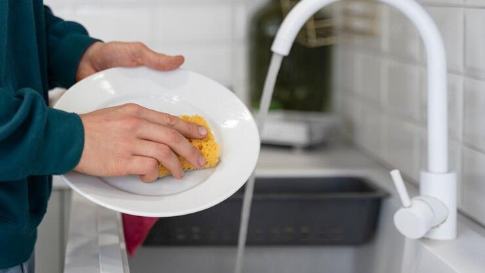 Menurut Ahli, 5 Benda Ini Harus Dicuci Sebelum Dipakai! Mengapa?