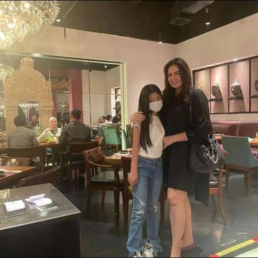 Sempat Jadi Ibu Sambung, 7 Potret Kedekatan Catherine Wilson & Anak Idham Masse