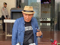 Saut Situmorang Duga Ada Pasal yang Dilanggar Firli, Begini Penjelasannya