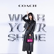 Pancarkan Pesona 'Girl Crush', Intip 5 Gaya Ryujin ITZY Saat Menghadiri Event Coach!