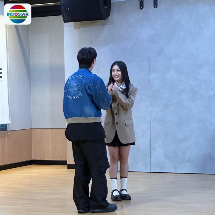 Hui 'Pentagon' dan Melly Lee