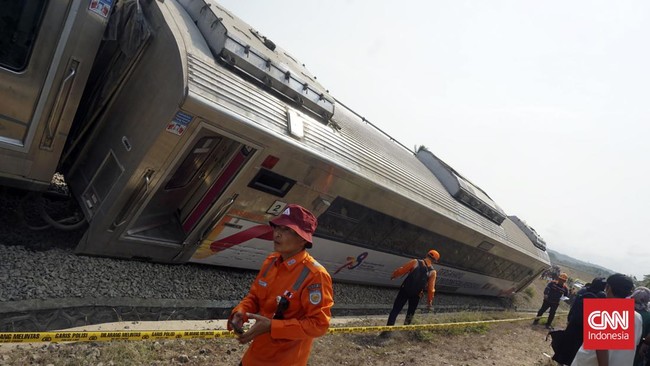 PT KAI menyebut kedatangan 8 kereta api terlambat di Jakarta imbas anjlok KA Argo Semeru di Yogyakarta, Selasa (17/10) kemarin.