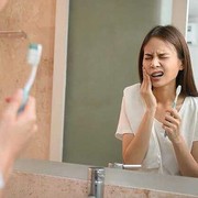 6 Kebiasaan saat Menyikat Gigi Ini Bisa Berbahaya dan Berdampak Buruk, Apa Saja?