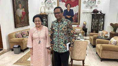 Ketua Umum PDIP Megawati Soekarnoputri dikabarkan bertemu dengan Mahfud MD pada malam hari ini di Jalan Teuku Umar, Jakarta Pusat.