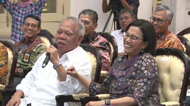 Asiknya Pak Bas Main Drum, Sri Mulyani Nyanyi Bareng Andien