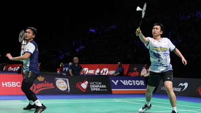 Seluruh pasangan ganda putra Indonesia akan tampil hari ini dalam laga babak pertama French Open 2024 di Adidas Arena, Paris, Rabu (6/3).