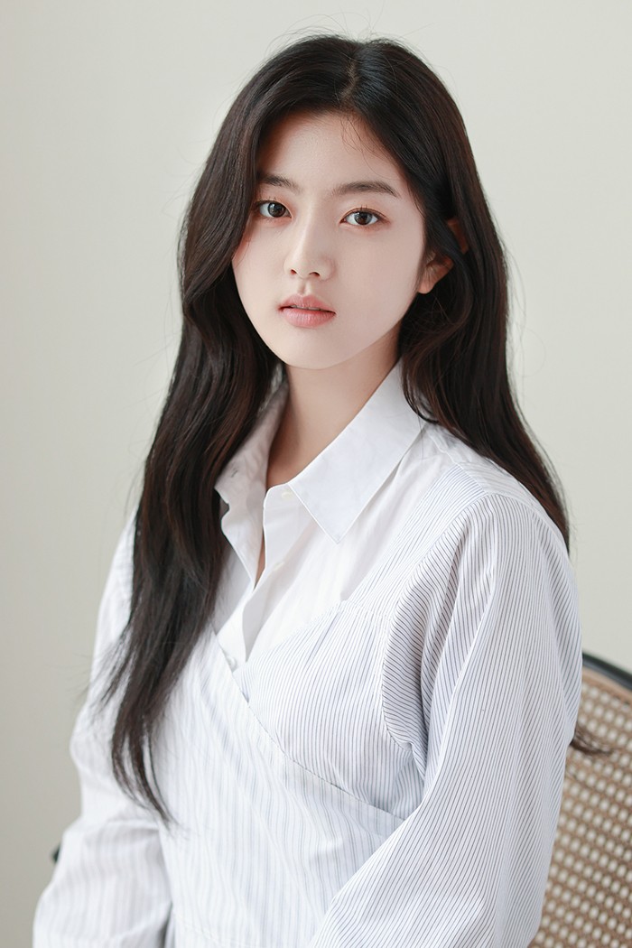 Pada 2015, ia mengikuti casting pertama kali untuk peran utama dalam film Vanishing Time: A Boy Who Returned dan resmi debut pada 2016 lewat film tersebut/Foto: asianwiki.com