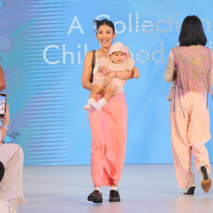 7 Potret Baby Nae Anak Adipati Dolken Ikut Sang Bunda Catwalk, Disebut ...