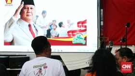 Kode Cawapres Prabowo dari Gerindra: Stasiun Balapan, Muda, Pengalaman