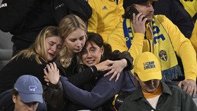 FOTO: Serangan Teroris Hentikan Laga Belgia vs Swedia