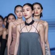 Fashion Update: SOE Jakarta Rangkul Pengrajin untuk Modernisasi Kain Tenun menjadi Produk Fashion Bergengsi