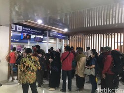 Cerita Penumpang Stasiun Jogja Terdampak Kecelakaan KA di Sentolo