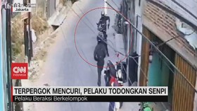 VIDEO: Terpergok Mencuri, Pelaku Todongkan Senpi