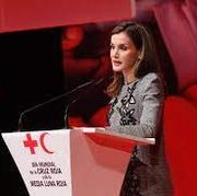 5 Kiat Lancar dan Percaya Diri Saat Bicara di Depan Umum Seperti Ratu Letizia