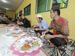 Mengenal Tradisi Nganggung yang Menjadi Identitas Masyarakat Pulau Bangka