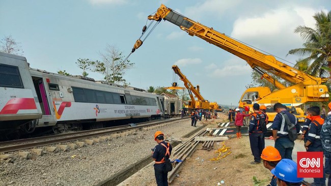 PT KAI segera menormalisasi jalur hulu dari arah Jakarta, sementara jalur hilir sudah dilintasi KA Argo Lawu dari Solo Balapan ke Stasiun Gambir.