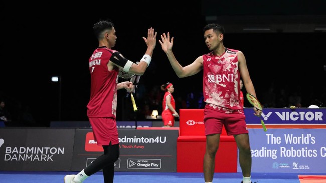 Fajar Alfian/Muhammad Rian Ardianto lolos ke babak perempat final French Open 2023 usai menumbangkan Daniel Lundgaard/Mads Vestegaard, Kamis (26/10).