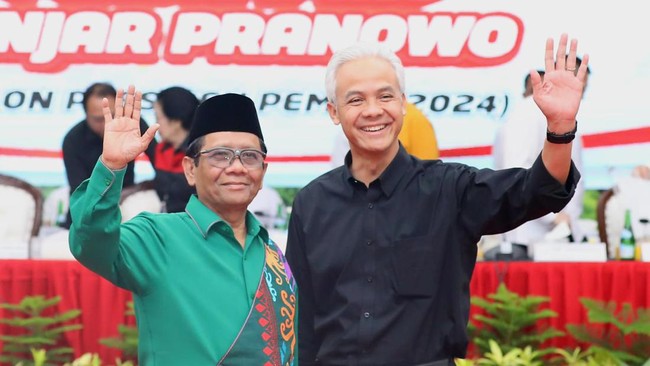 Pasangan bakal calon presiden dan calon wakil presiden Ganjar Pranowo dan Mahfud MD resmi mendaftar ke Komisi Pemilihan Umum (KPU).