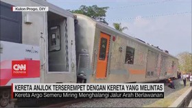 VIDEO: Kereta Anjlok Terserempet Dengan Kereta Yang Melintas