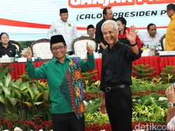 Beda Gaya Ganjar Pranowo dan Mahfud MD Saat Deklarasi Jadi Capres-Cawapres