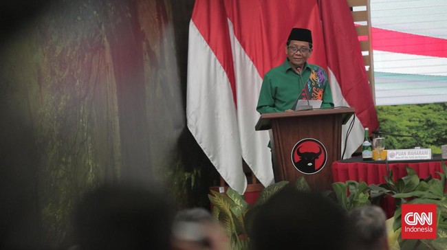 Nama Mahfud MD kerap masuk dalam berbagai hasil survei elektabilitas cawapres yang dilakukan sejumlah lembaga.