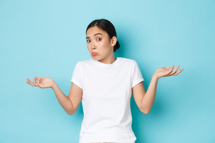 orang kurang cerdas juga akan mengatakan, “Ya sudahlah” untuk menjawab bahwa tidak ada yang bisa berubah. Saat mereka mengucapkan kalimat tersebut, artinya sudah selesai.