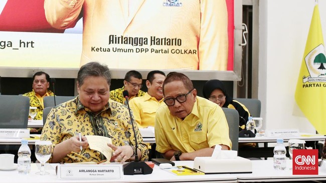 Golkar akan menggelar Rapimnas pada Kamis (21/10). Namun, Airlangga tak merinci apa yang akan menjadi topik dalam Rapimnas itu.