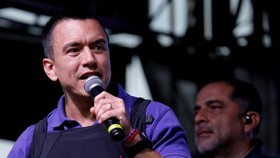 Presiden Ekuador Unjuk Rasa, Protes Penangguhan UU oleh MK