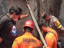 Dramatis! Evakuasi Emak-emak Tercebur Sumur 8 Meter di Sukoharjo