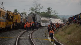 KA Turangga Tabrakan dengan KA Bandung Raya, Masinis Terjepit