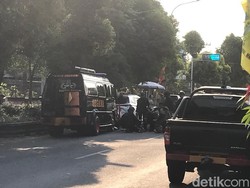 Gegana Datangi Rumah di Patangpuluhan Yogya, Jalan Ditutup