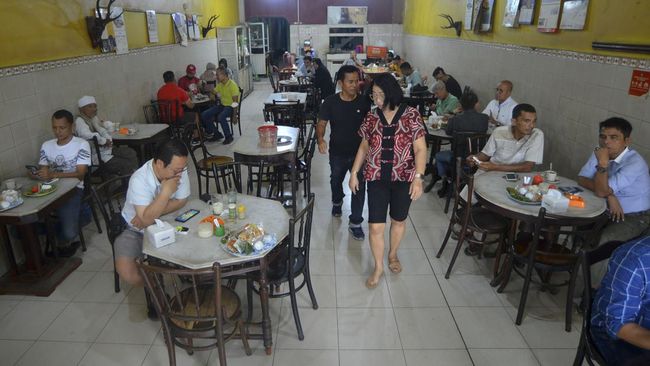 FOTO: Sensasi Nan Yo, Warkop Legendaris di Padang