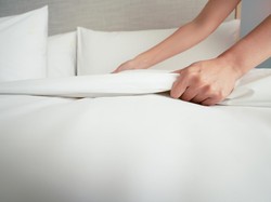 Viral Curhat Housekeeper Kesal, Tamu Hotel Buang Panty Liner di Celah Kasur