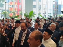 Anies-Cak Imin Tiba di NasDem Tower Sebelum ke KPU, Disambut Surya Paloh