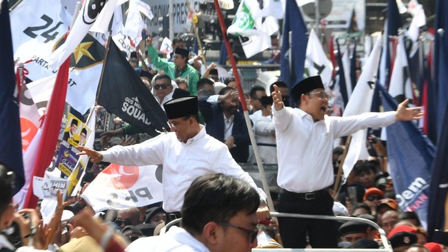 Cak Imin berkelakar saat ditanya ia dan bakal calon presiden Anies Baswedan menjadi pasangan calon termiskin di Pilpres 2024.