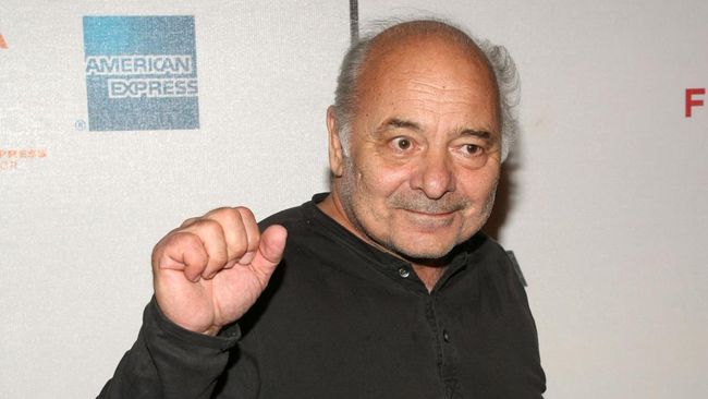 Burt Young yang dikenal lewat perannya sebagai Paulie dalam waralaba Rocky meninggal dunia saat berusia 83 tahun.