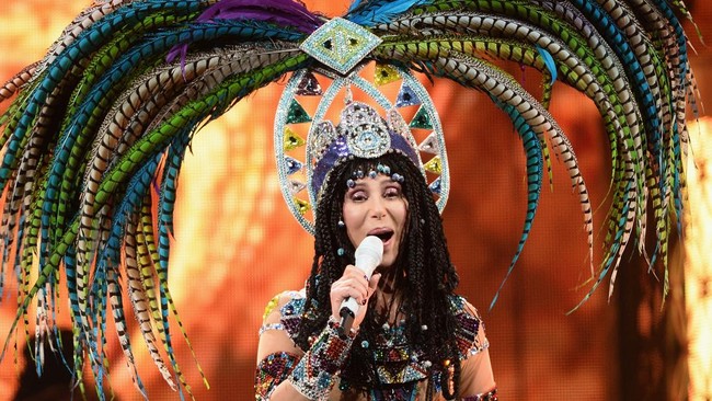 Ikon Legendaris Cher Siap Menaklukkan Panggung Glastonbury 2025