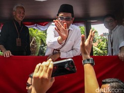 Pesan Tuhan di Balik Kemeja Mahfud di 2019 Kini Dipakai Bareng Ganjar