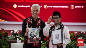 FOTO: Semringah Ganjar-Mahfud Usai Resmi Daftar Pilpres ke KPU