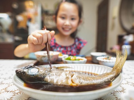 Mana yang Lebih Bergizi untuk Anak, Ikan Laut atau Ikan Air Tawar?