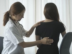 Waspada Gejala Osteoporosis, Seringkali Tak Disadari