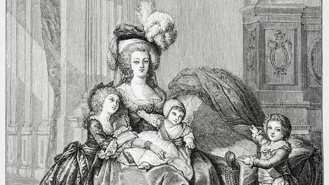 Birthing in Public: Marie Antoinette’s Traumatic Experience and Historical Changes