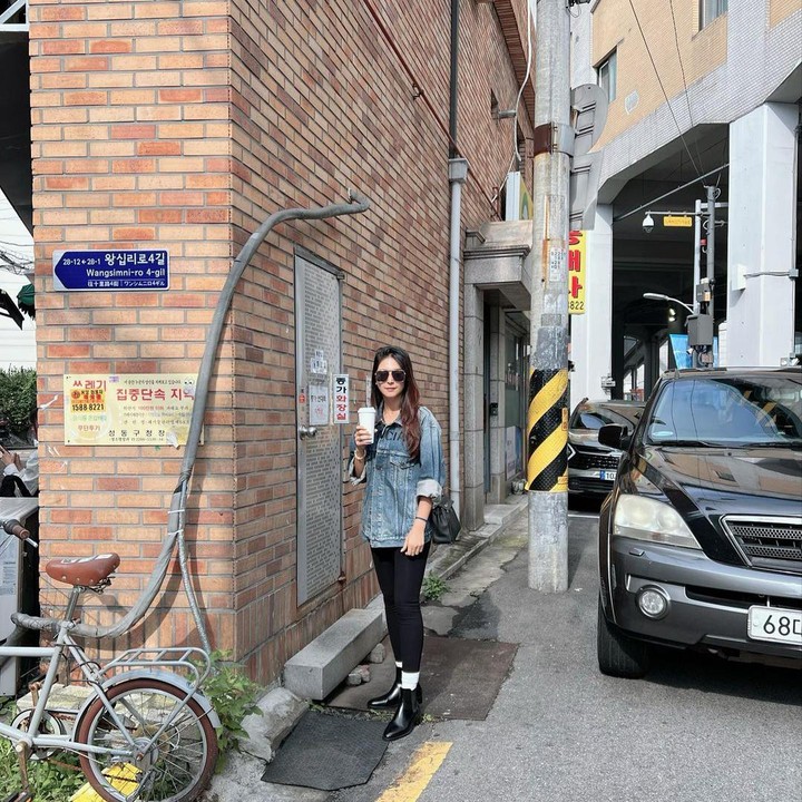 <p>Selama di Korea, Nabila juga mencicipi makanan khas Negeri Gingseng itu. Hal ini dibagikan Nabila melalui unggahan Instagram Stories. (Foto: Instagram @nsyakieb85)</p>