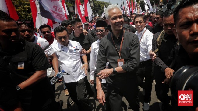 Capres Ganjar Pranowo menyoroti kasus stunting hingga Tindak Pidana Perdagangan Orang (TPPO) saat kampanye di Kupang, NTT.