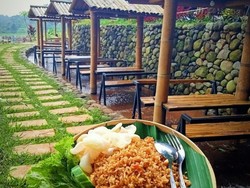 Petung Park Mojokerto, Hidden Gem Tempat Makan di Aliran Air