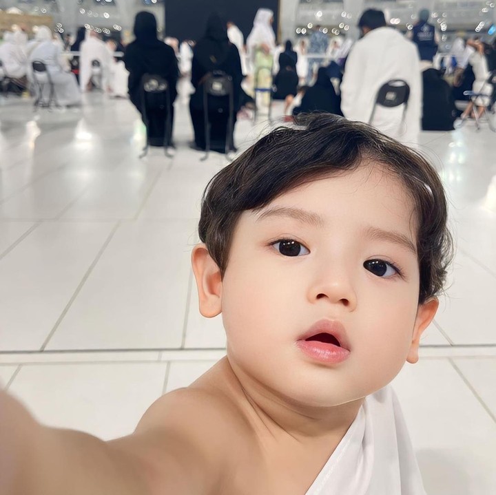 <p>"Artis masa depan Indonesia," kata seorang netizen dengan emotikon hati. "Berharap Jourell bisa tampil di TV," tutur netizen yang lainnya. (Foto: Instagram: @cutratumeyriska)</p>