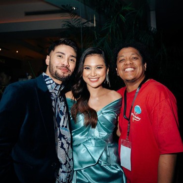 Foto Bareng Arie Kriting & Refal Hady, Indah Permatasari: Gini Rasanya Punya 2 Suami