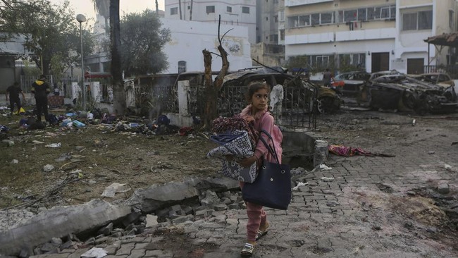 Israel meluncurkan serangan udara ke gereja tertua di Jalur Gaza Palestina, Gereja Ortodoks Yunani Saint Porphyrius, pada Kamis (19/10).