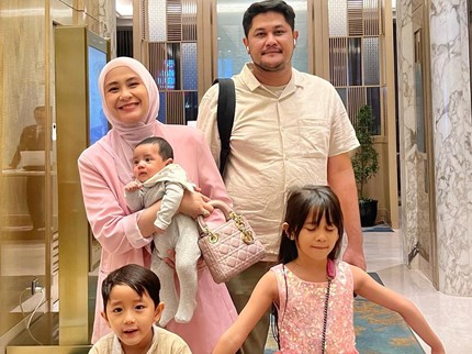 Kocak Bun, Ryana Dea 'Diteror' Anak karena Tak Diundang ke Pernikahan Ayah Bundanya
